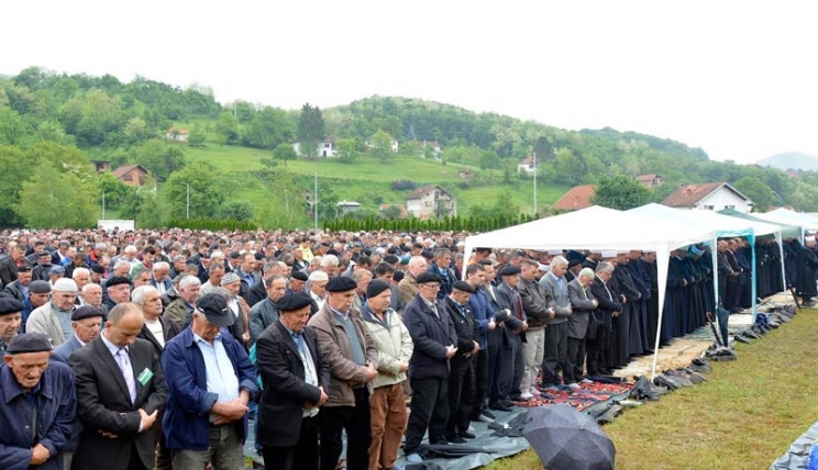 Bratunac: Dostojanstven oproštaj od 13 žrtava zločina
