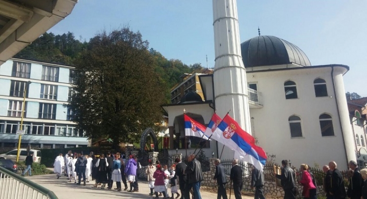 Grujičićev prvi potez: Pravoslavni obredi u zgradi Opštine Srebrenica