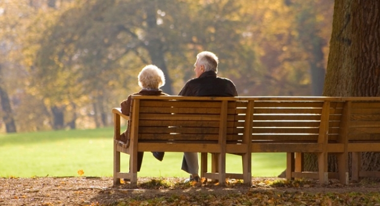 Poljska snizila dob za odlazak u penziju na 60 godina za žene i 65 godina za muškarce