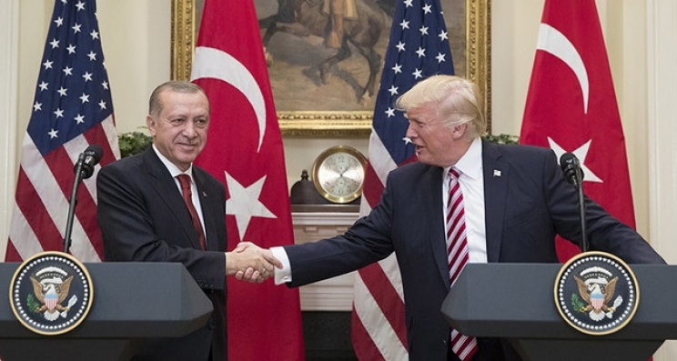 Cavusoglu: Erdogan i Trump razgovarat će o rješenju katarske krize