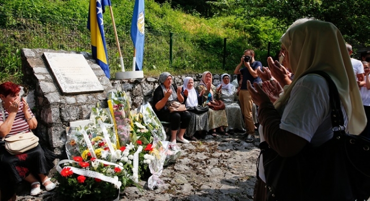 Obilježena 25. godišnjica stradanja Bošnjaka Ahatovića: U Sokolini 48 osoba ubijeno na najsvirepiji način