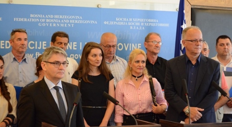 Potpisani ugovori za zapošljavanje pripadnika boračke populacije (VIDEO)