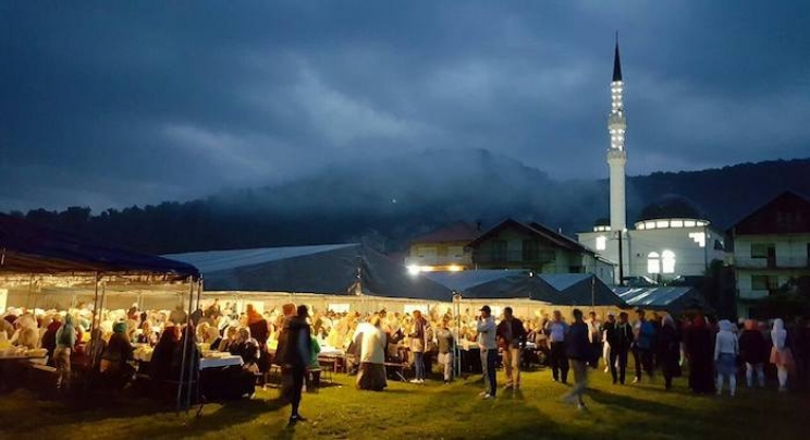 Divič: Iftar za 2.000 postača iz Podrinja