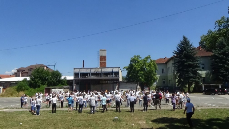 Članovi „Kondora“ izveli performans u znak sjećanja na žrtve genocida u Srebrenici