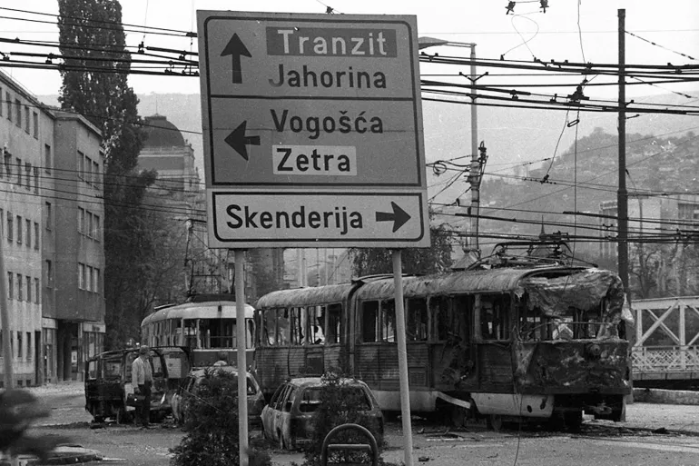 rat-tramvaji-sarajevo-reuters.jpg.webp - Drugi maj - jedan od ključnih datuma u opstojnosti samostalne i nezavisne Bosne i Hercegovine