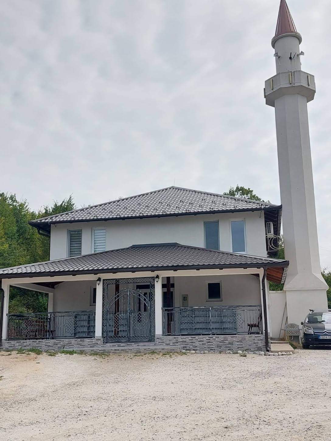 0-1.jpeg - Sud presudio klevetama Zvonimira Trlina da je džamija u Donjem Selu protupravno izgrađena na njegovom zemljištu
