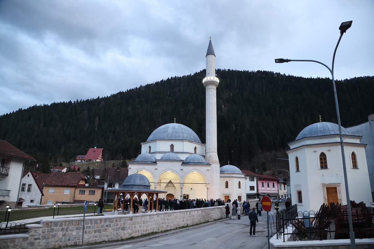 Džamija.JPG - Sinan-begova džamija daje posebnu čar i ljepotu za cijelu čaršiju