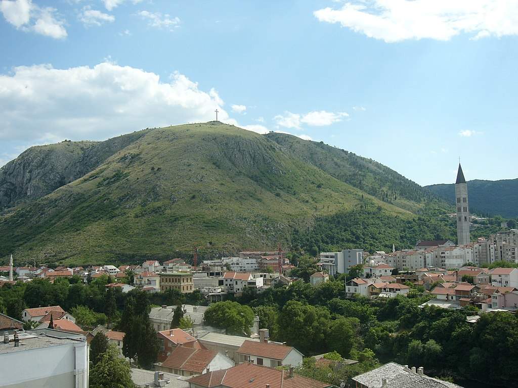 MOstar.jpg - Muslimani su u pravu: Ogromnim zvonikom i križem u Mostaru se želi pokazati čiji je to grad