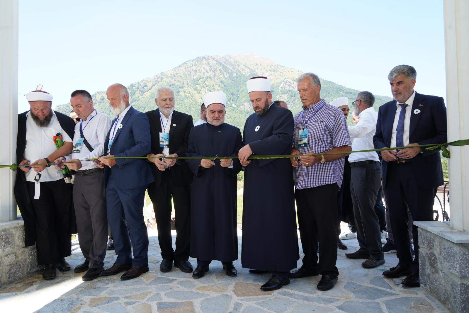 10-1.jpeg - Otvoren Islamski centar - Šehidska džamija u Vojnom selu nadomak Plava