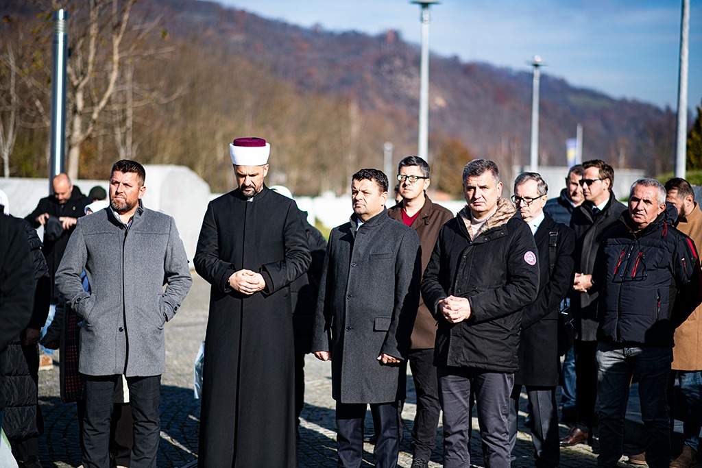 468436151_977628434396220_3357916485933442266_n.jpg - U Memorijalnom centru Srebrenica obilježen Dan državnosti: Gledamo u budućnost s vjerom i odlučnošću