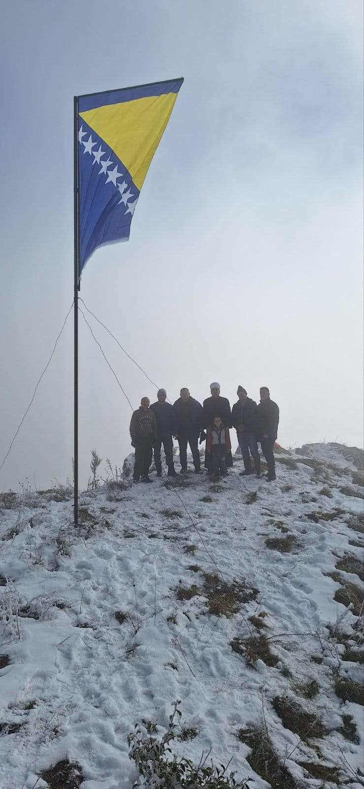 468219819_1010407724462195_8744398533161555609_n.jpg - Na srednjovjekovnom gradu Vrataru podignuta zastava Bosne i Hercegovine