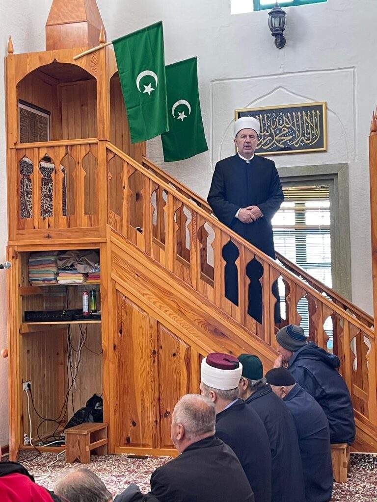 Hutba.jpg - Muftija Grabus predvodio džuma-namaz u Sultan Selimovoj džamiji u Knežini