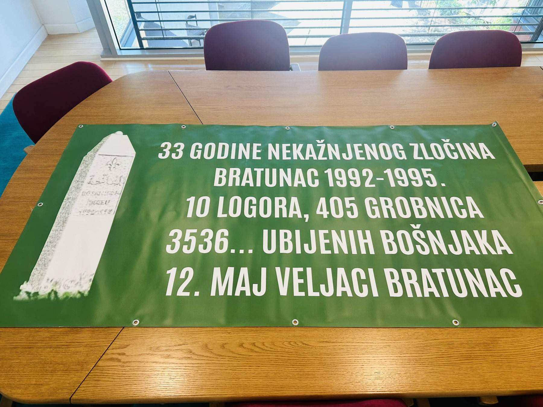 bratunac.jpg - Kolektivna dženaza 12. maja u Bratuncu: Ukop šest žrtava, među njima i šestomjesečna beba