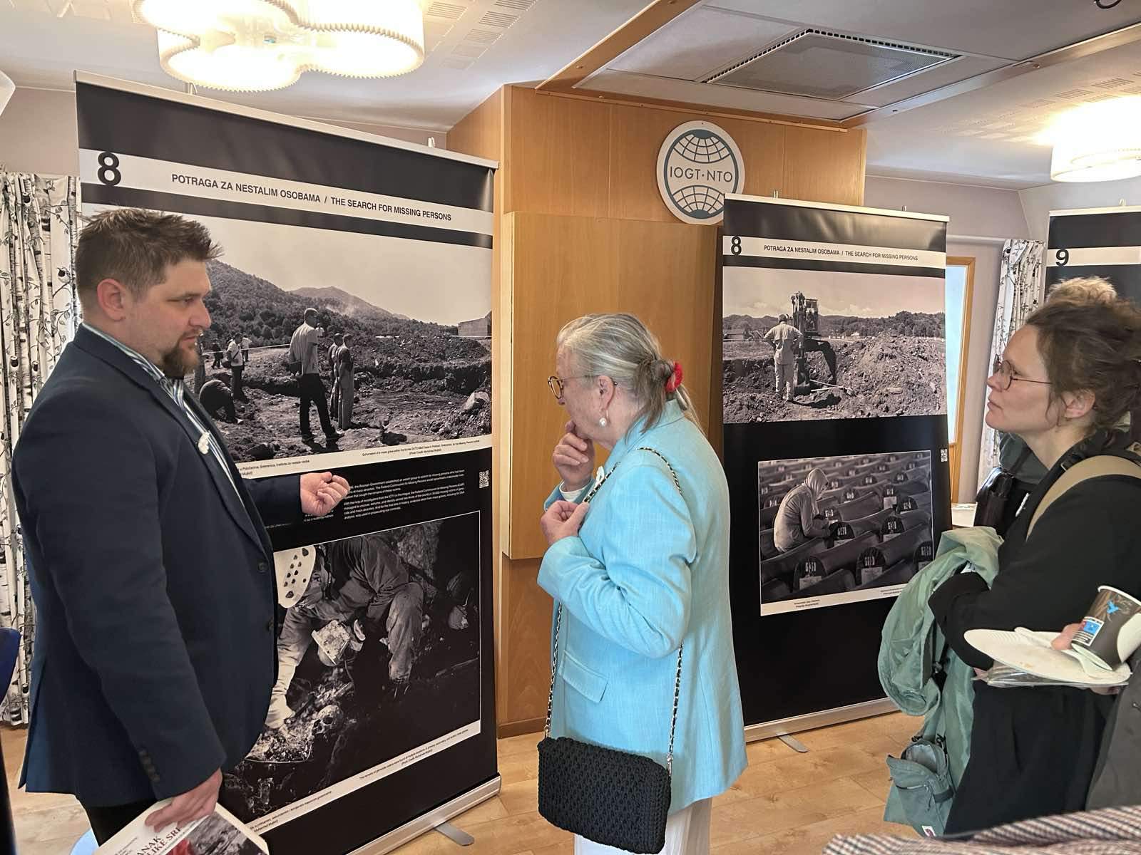 32.jpg - Švedska nobelovka Doctare: Upozoravala sam svijet da će genocid biti počinjen