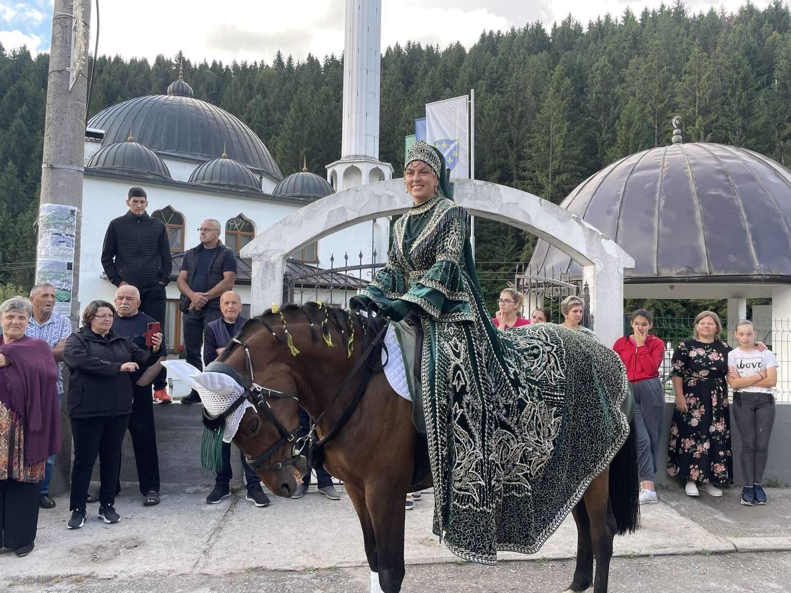 ajvatovica_1.jpg - Konjanici iz Karaule krenuli ka Pruscu: Za ovaj dan se ovdje živi