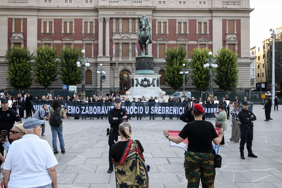 AA-20250710-38529764-38529751-KOMEMORATIVNA_AKCIJA_U_BEOGRADU_NIKADA_NECEMO_ZABORAVITI_GENOCID_U_SREBRENICI.jpg - Komemorativna akcija u Beogradu: Nikada nećemo zaboraviti genocid u Srebrenici