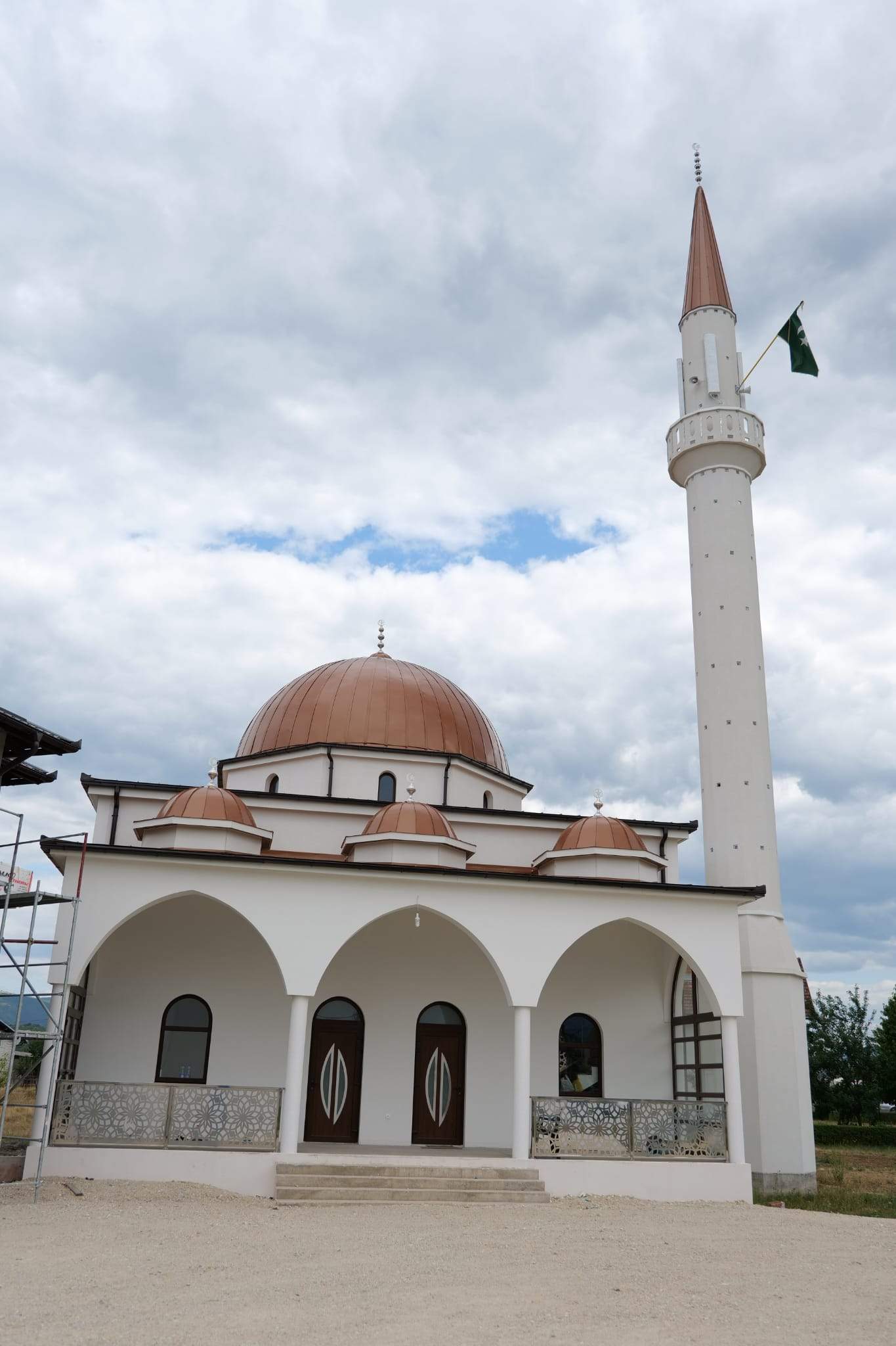 Džamija Vedro Polje (Foto: Mahir Ramić/ Medžlis Bugojno) - Kemal-ef. Tokmić uoči otvorenja džamije u Vedrom Polju: Raduje nas da se ljudi ugrađuju u trajna dobra