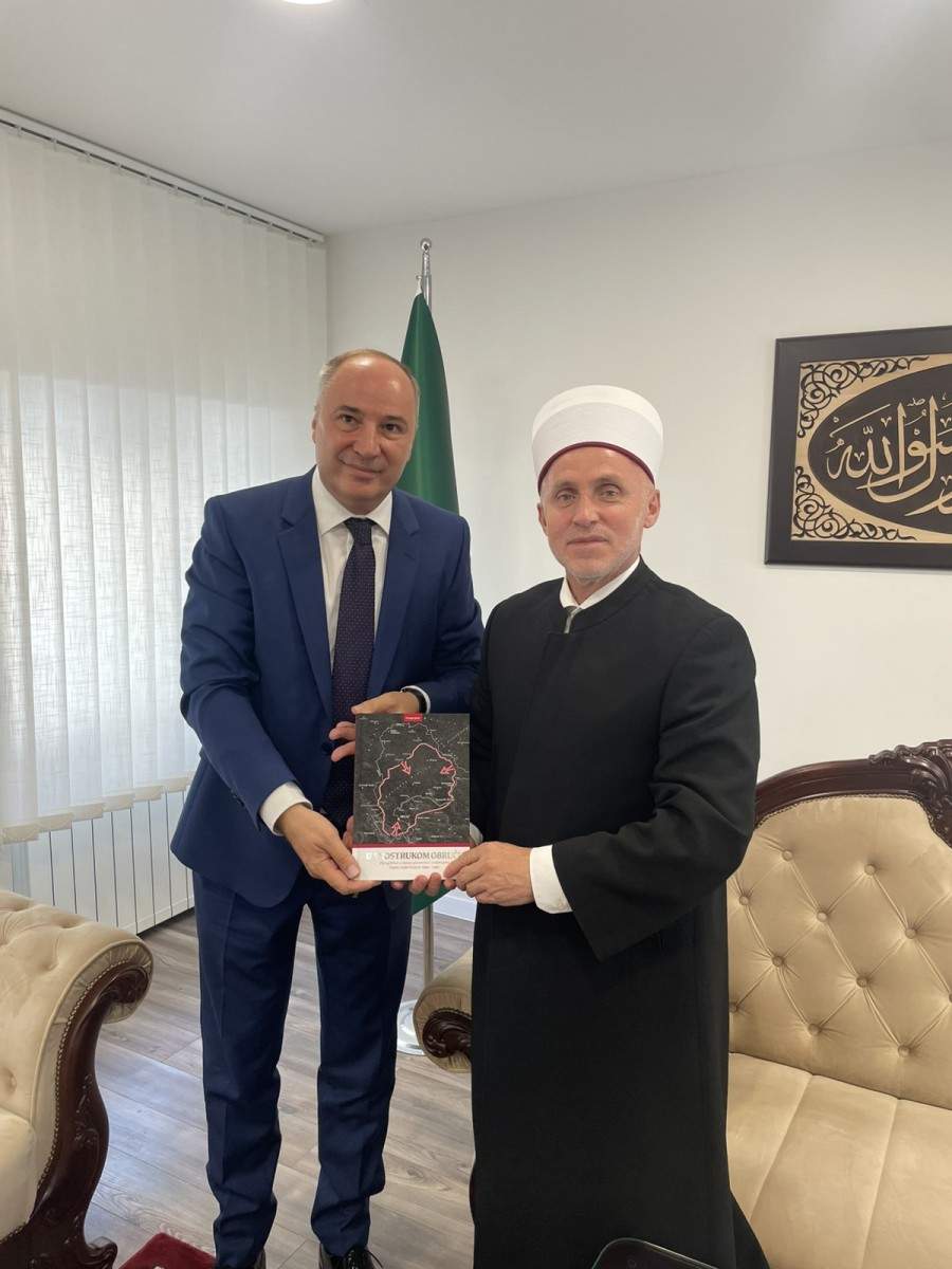 b-14.jpg - Muftija Kudić upriličio prijem za historičara i istraživača iz Bihaća dr. Franju Jurića