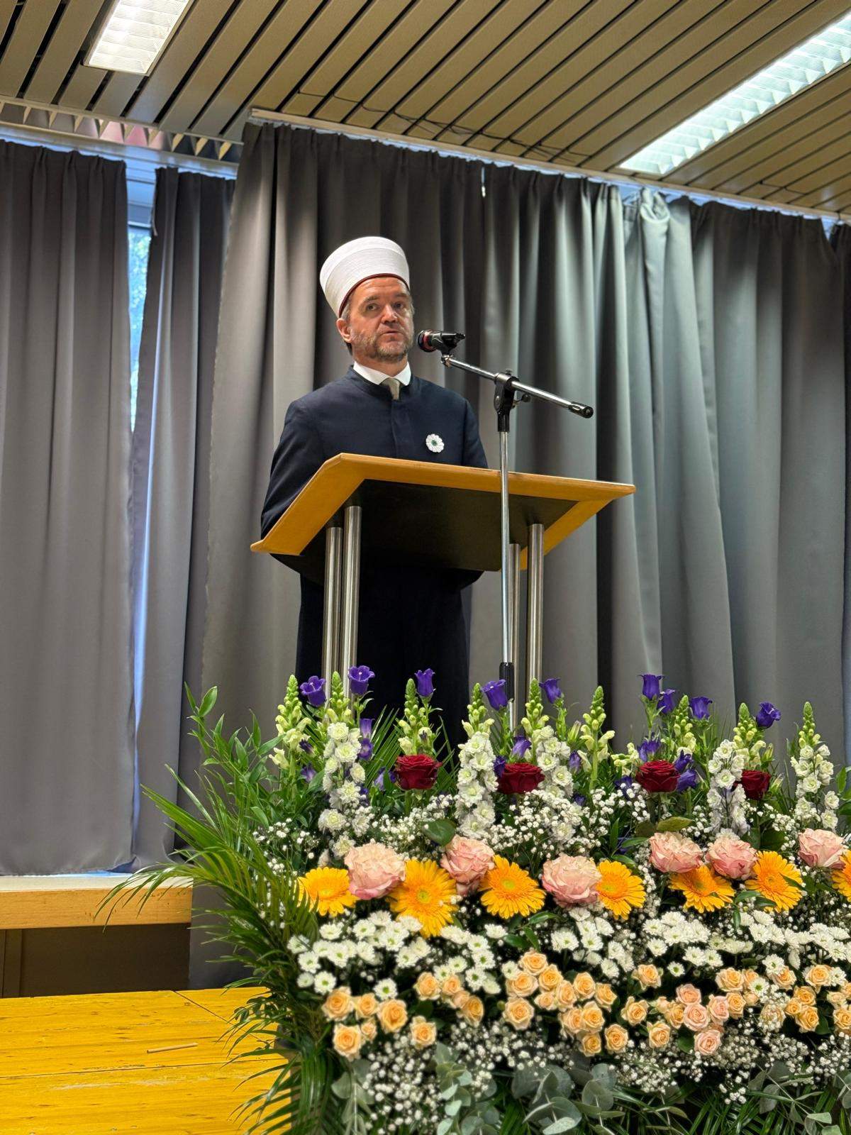 kobilica-druzenje-mreza-mladih-1.jpg - Muftija Kobilica na centralnom druženje Mreže mladih Islamske zajednice Bošnjaka u Njemačkoj: Najpametnije što možete uraditi je biti dio Zajednice