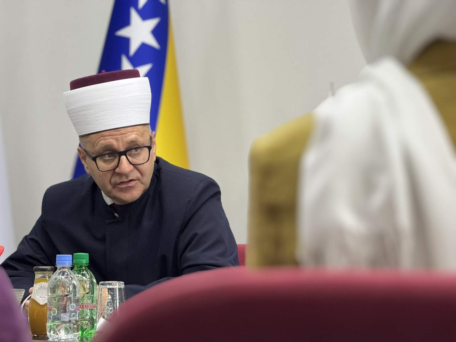 Foto: Omer Kavazović/Preporod.info - Muftijstvo mostarsko uručilo priznanje direktoru Vakufske direkcije Senaidu Zajimoviću za izgradnju i obnovu vakufa