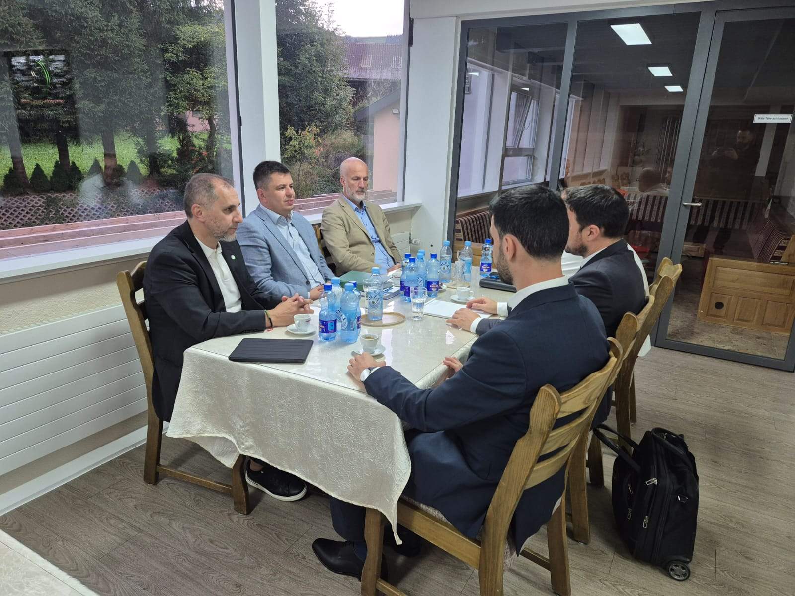 iz-sastanak-svicarska-1.jpg - Održan sastanak u Švicarskoj: Jačanje saradnje Islamske zajednice s krovnim muslimanskim organizacijama