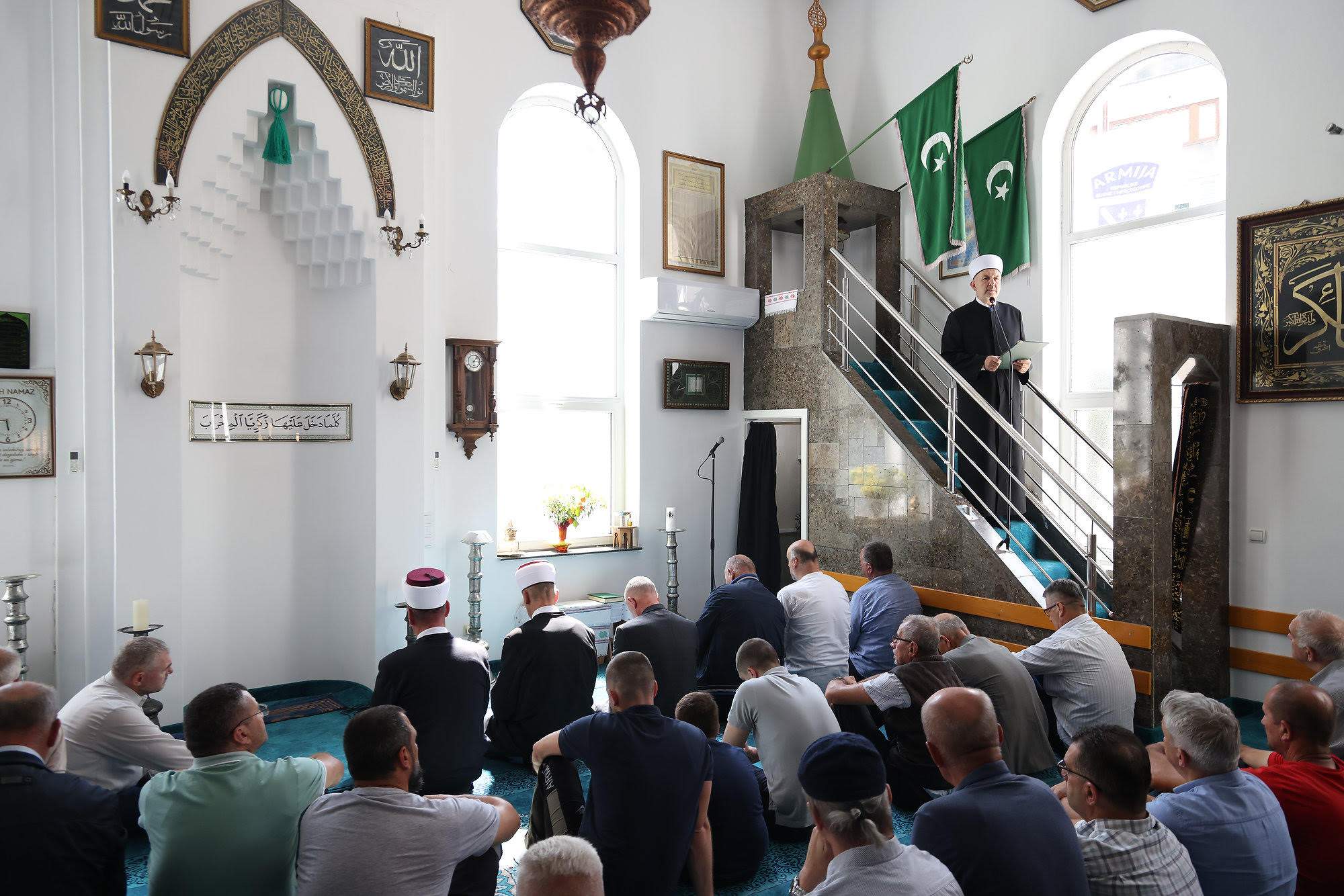unnamed (4).jpg - Hutba muftije Grabusa povodom 370 godina Čaršijske džamije u Varešu: Džamije oblikuju naš identitet i čuvaju zajedništvo