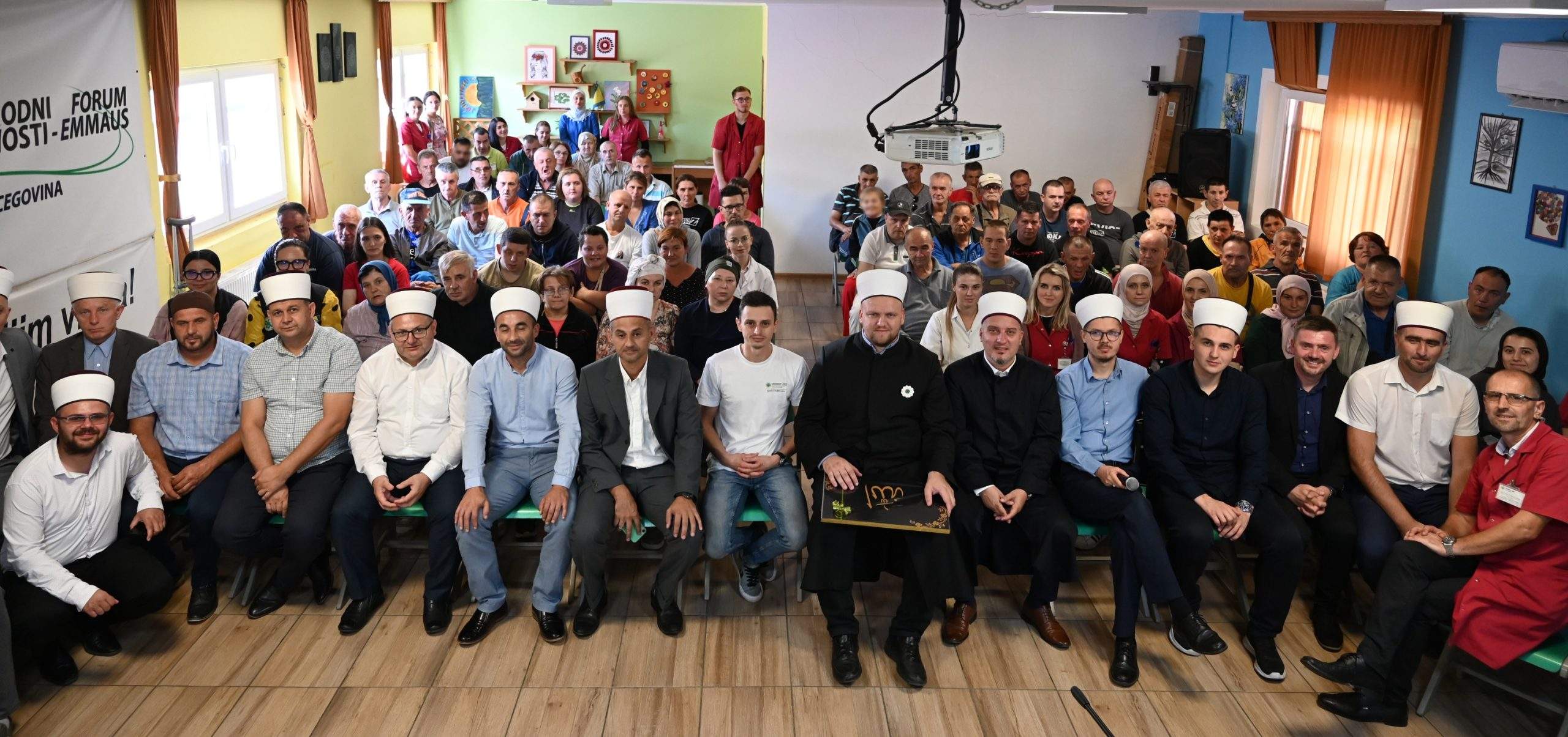 549191627_1118239220415973_8640908310536854110_n-scaled-1.jpg - Imami MIZ Gračanica posjetili Prihvatni centar “Duje”