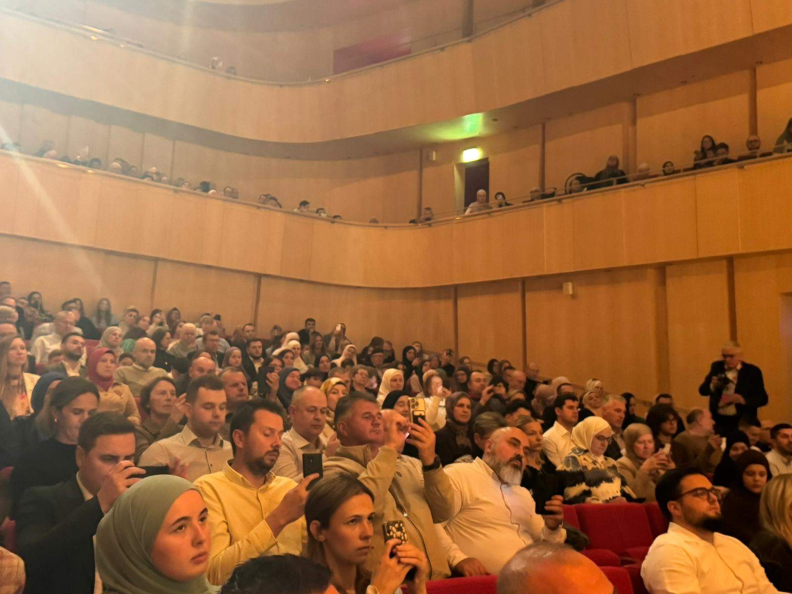 IMG-20251011-WA0007.jpg - Reisul-ulema na 30. godišnjici IZ Bošnjaka u Švedskoj: Ova generacija treba našoj djeci ostaviti uređenu Zajednicu