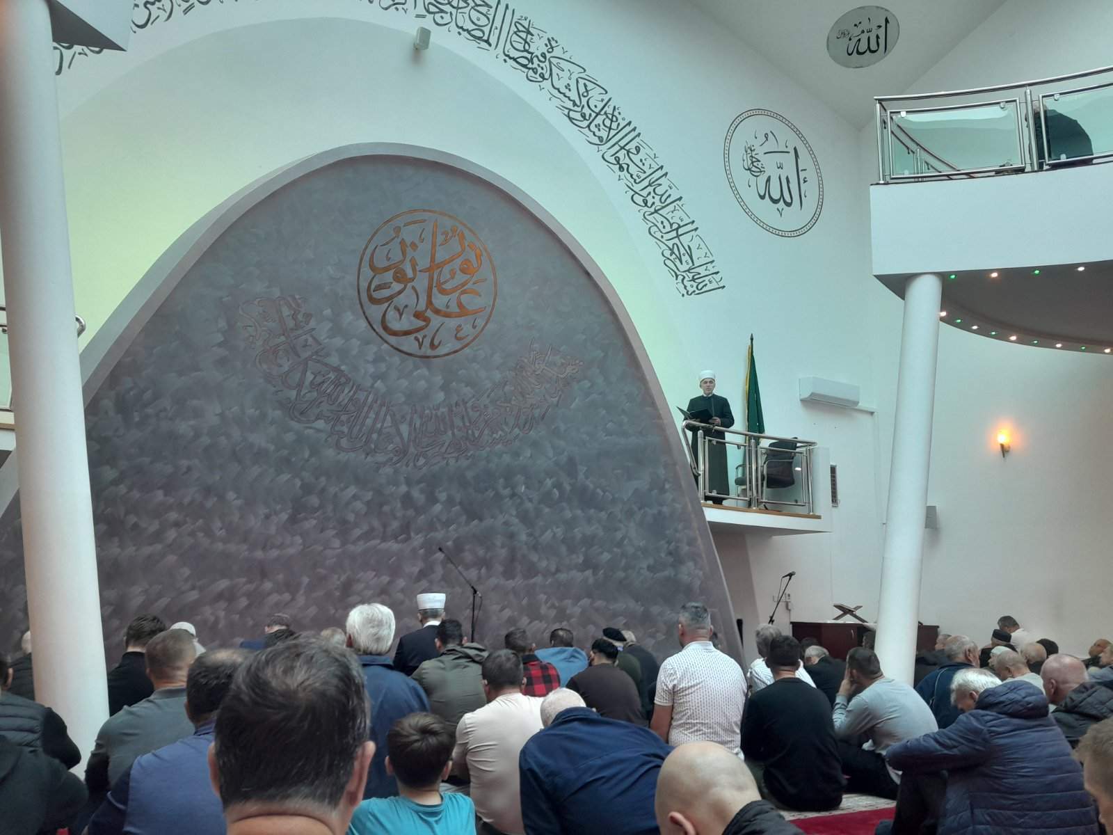 Muftija-Gradska-dzamija-3.jpg - Muftija Kudić u Gradskoj džamiji u Bihaću: Ne smijemo biti posmatrači prošlosti, moramo biti nosioci emaneta