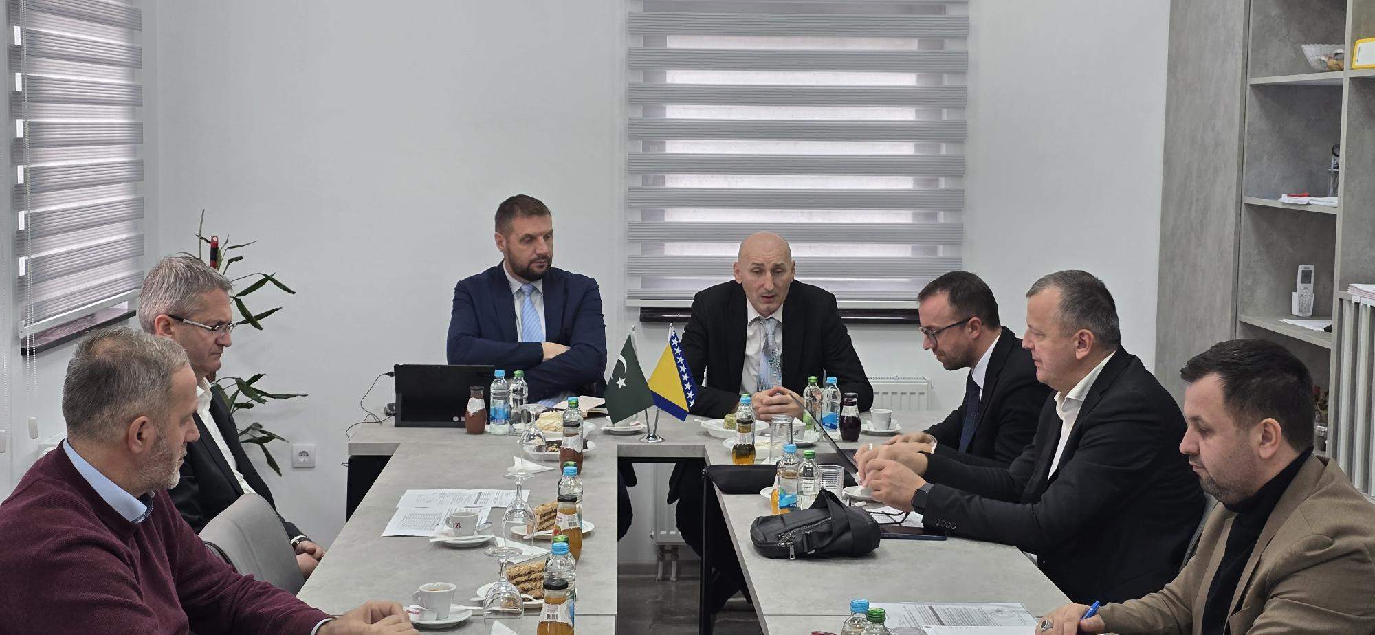 20251021_212012.jpg - Savjetovanje rukovodilaca službi za vjerske poslove i obrazovanje o pitanjima Islamske vjeronauke