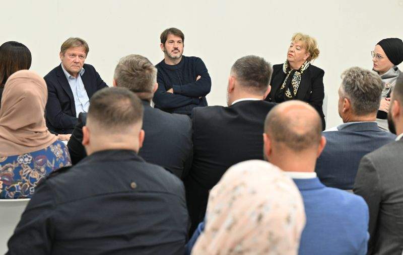 AI5_9825.jpg - MKC Ljubljana: Održana druga javna rasprava o prilagođavanju školskih jelovnika za djecu koja ne jedu svinjetinu