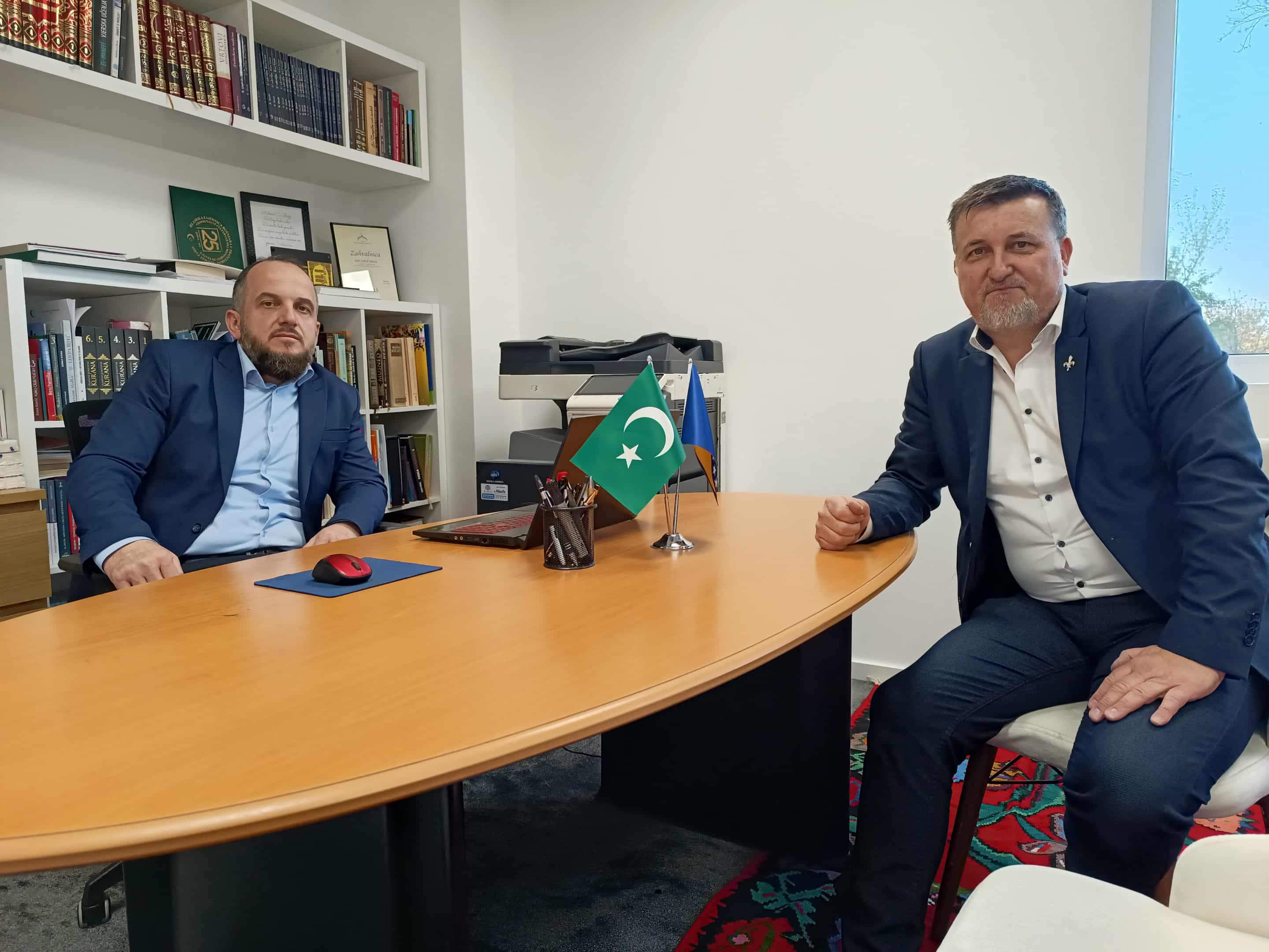 77f0fa63-da66-4cb4-bcb8-351f8315b9b7.jpg - Džemat Asocijacija Bošnjaka u Strazburu: Kontakt s dijelom domovine