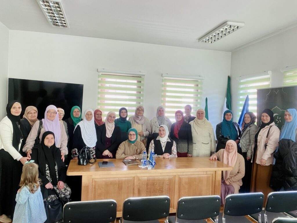 kurs-islama-muftijstvo-tuzlansko-3.jpg - Počeo Kurs islama Odjela za brak i porodicu Muftijstva tuzlanskog