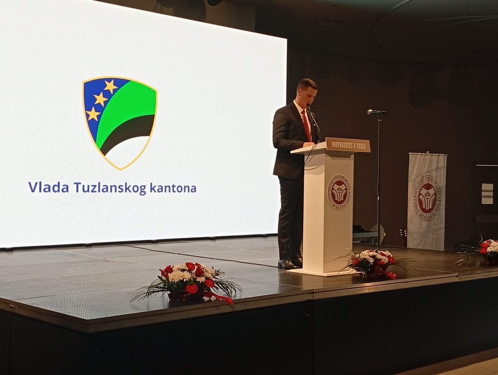 viber_image_2025-10-30_15-09-16-687.jpg - Inaugurisan novi rektor Univerziteta u Tuzli prof. dr. Amir Karić: Znanje je ključ razvoja društva