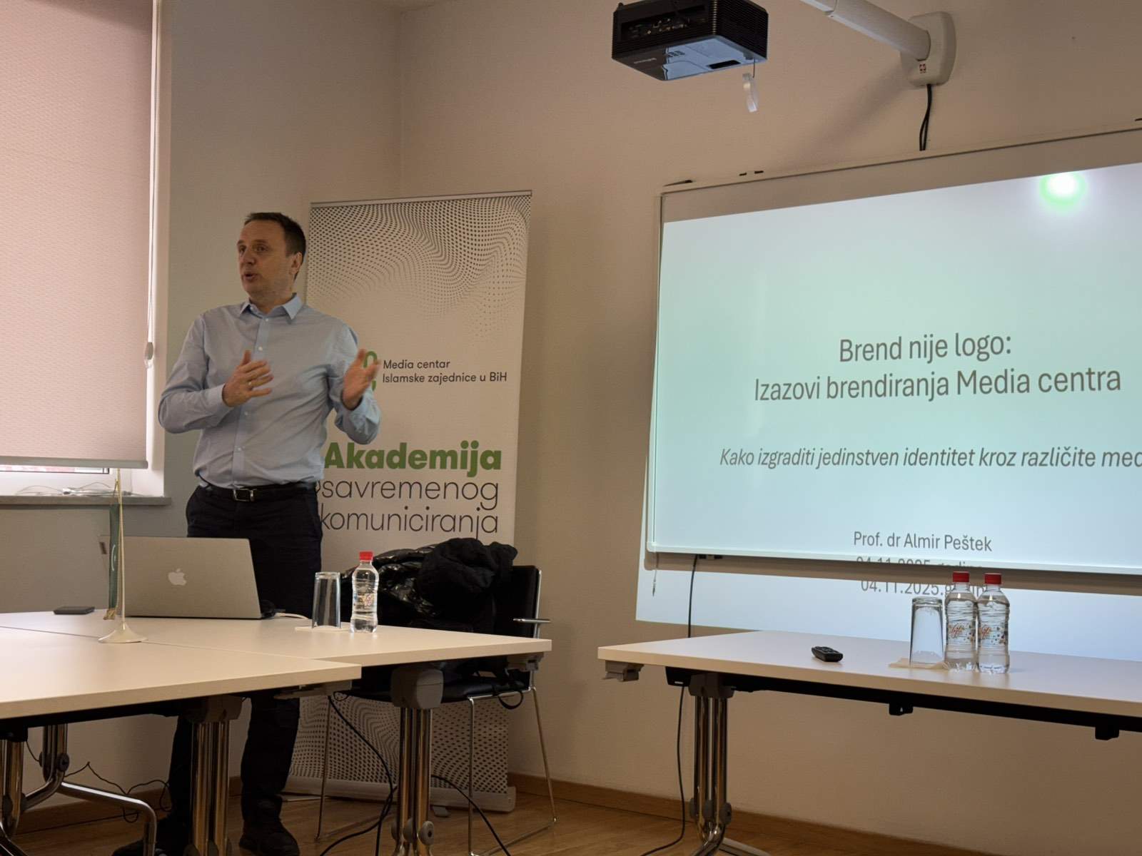 Foto: Preporod.info - Prof. dr. Almir Peštek održao predavanje o brendiranju u okviru Akademije savremenog komuniciranja