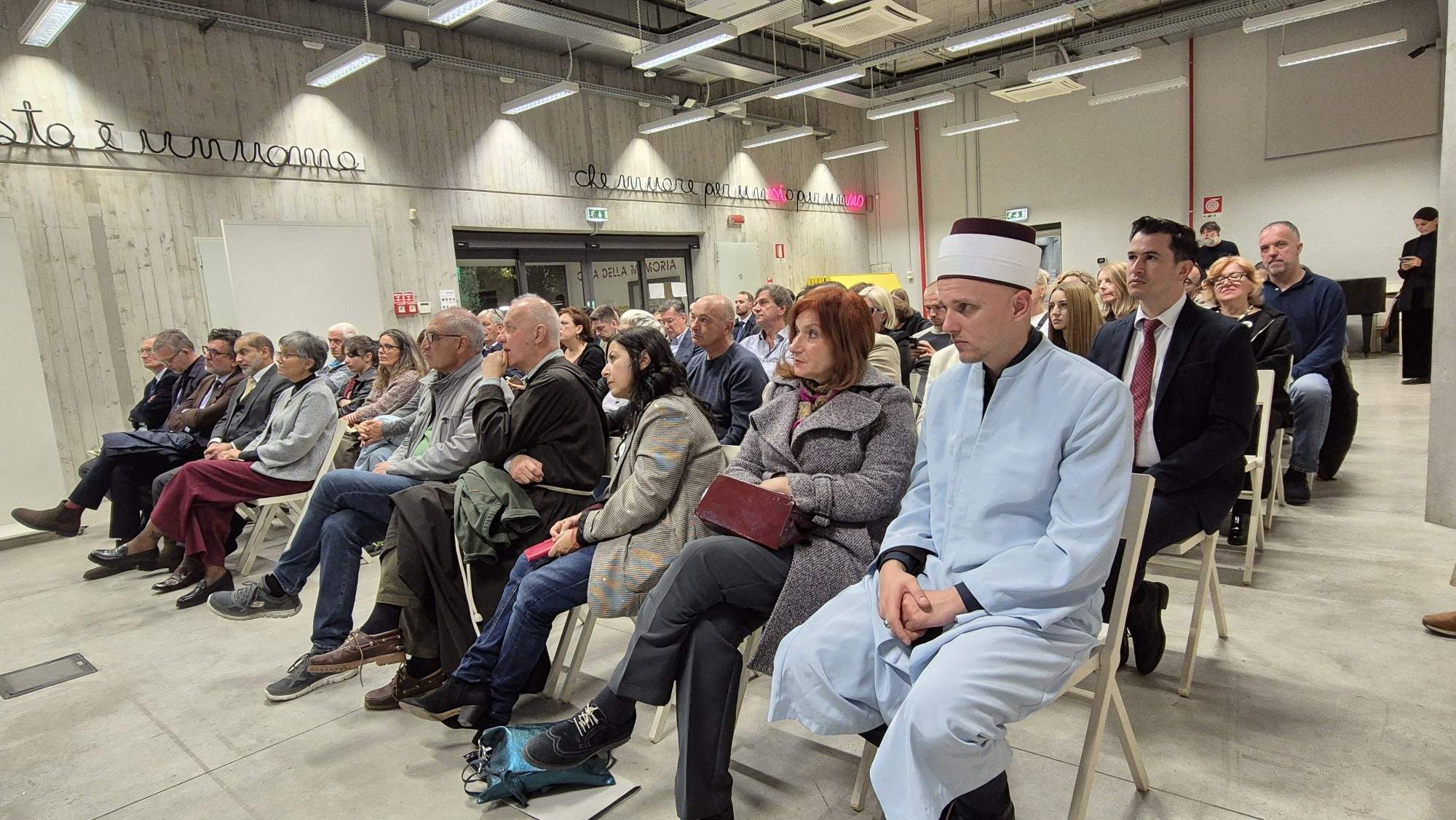 20251105_185102_copy_2000x1126.jpg - Milano: Otvorene izložbe o opsadi Sarajeva i genocidu u Srebrenici