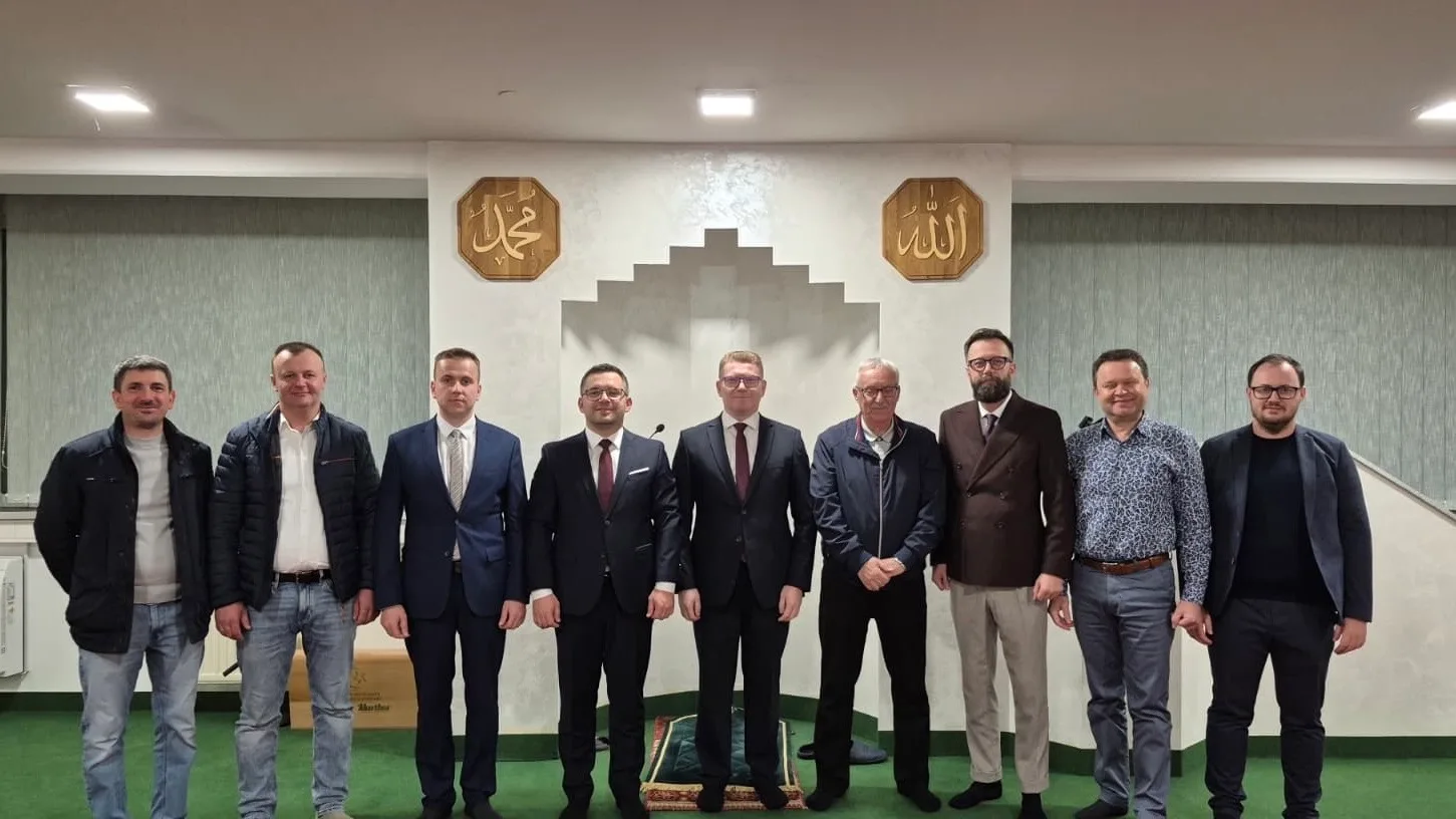 IMG_7700.webp - Muftija Porić u posjeti džematu Maribor: Razgovori o obnovi džemtskog objekta