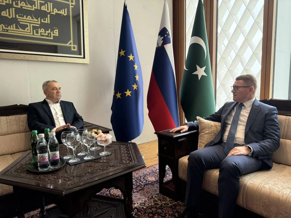 IMG_6187-1024x768.jpeg.webp - Prof. dr. Almir Fatić u Ljubljani: O istinskoj vjeri, vjerniku i izazovima današnjice