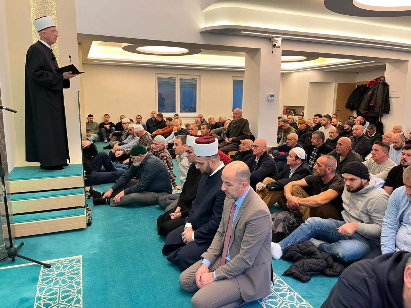 00.jpg - Muftija Fazlović na hutbi u Beču: Zajedništvo i ustrajnost našu zajednicu čine jakom