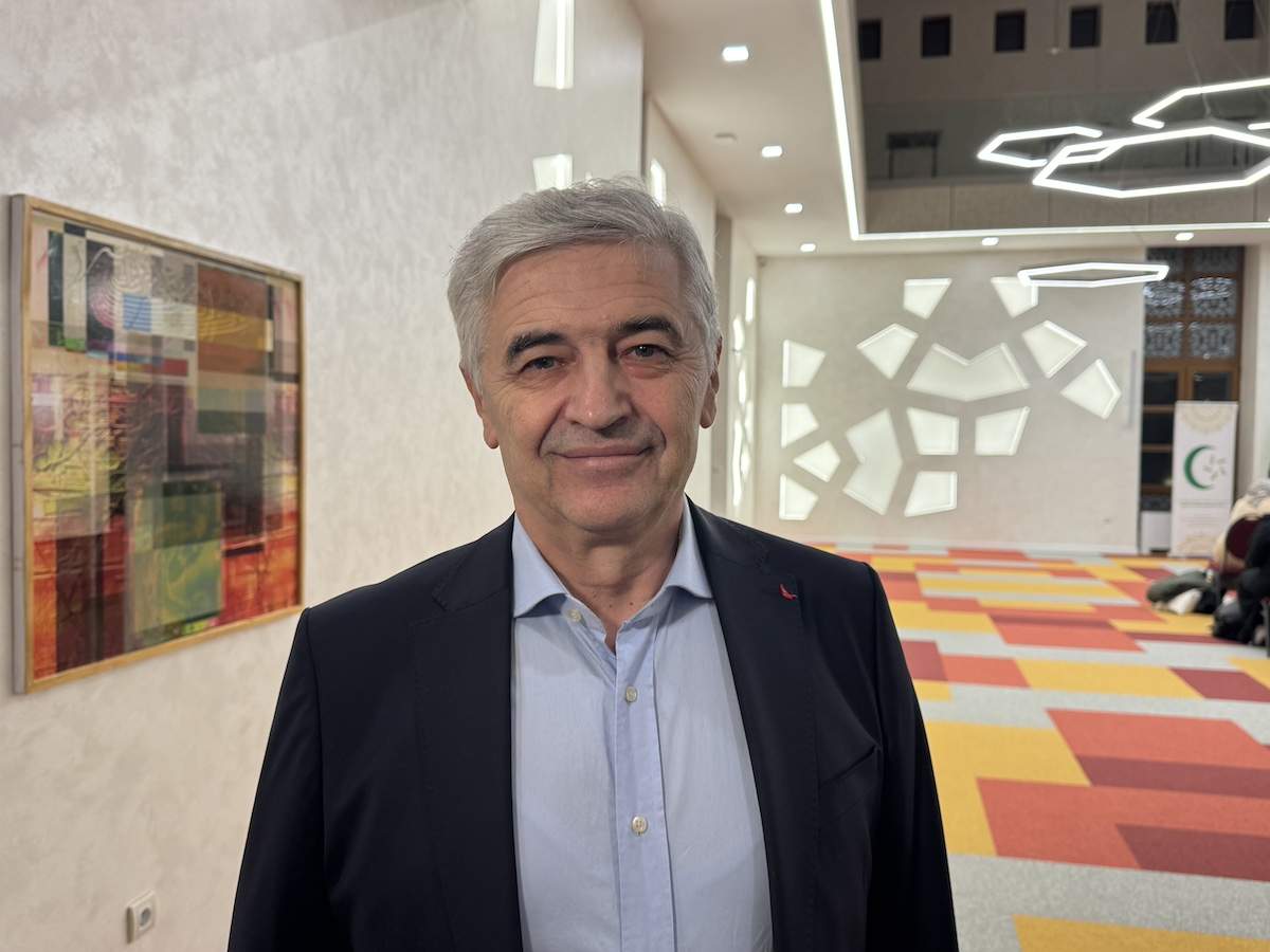 Promocija knjige „Potraga za izgubljenim znakovima postojanja: Hivzija Hasandedić 1915–2023.“ u Islamskom centru Sultan Ahmed u Zenici 3 IMG_4854 2.jpg - Promocija knjige „Potraga za izgubljenim znakovima postojanja: Hivzija Hasandedić 1915–2023.“ u Islamskom centru Sultan Ahmed u Zenici