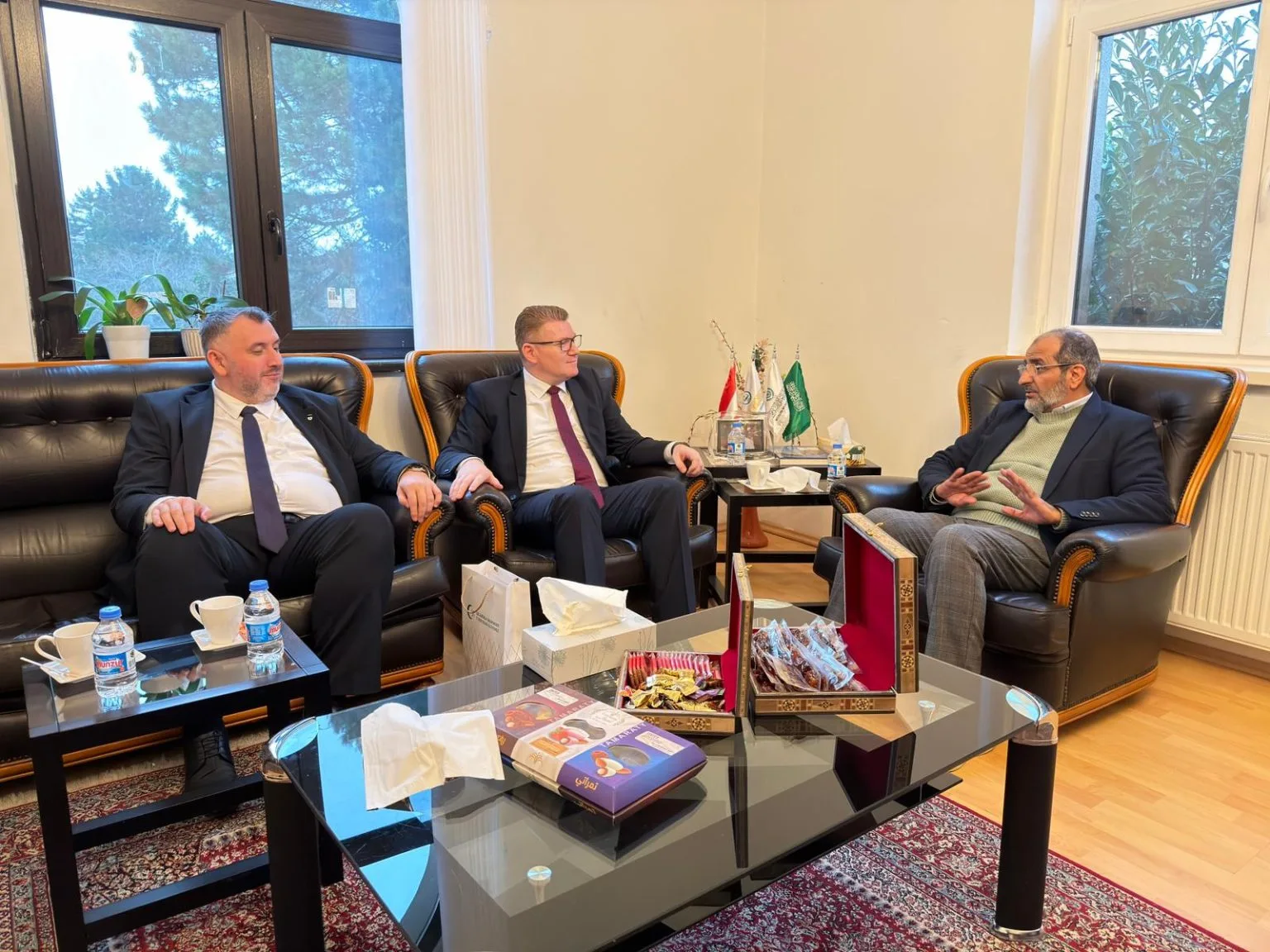 PHOTO-2025-12-15-19-42-47-1536x1152.jpg.webp - Muftija Porić posjetio ambasadora Kraljevine Saudijske Arabije