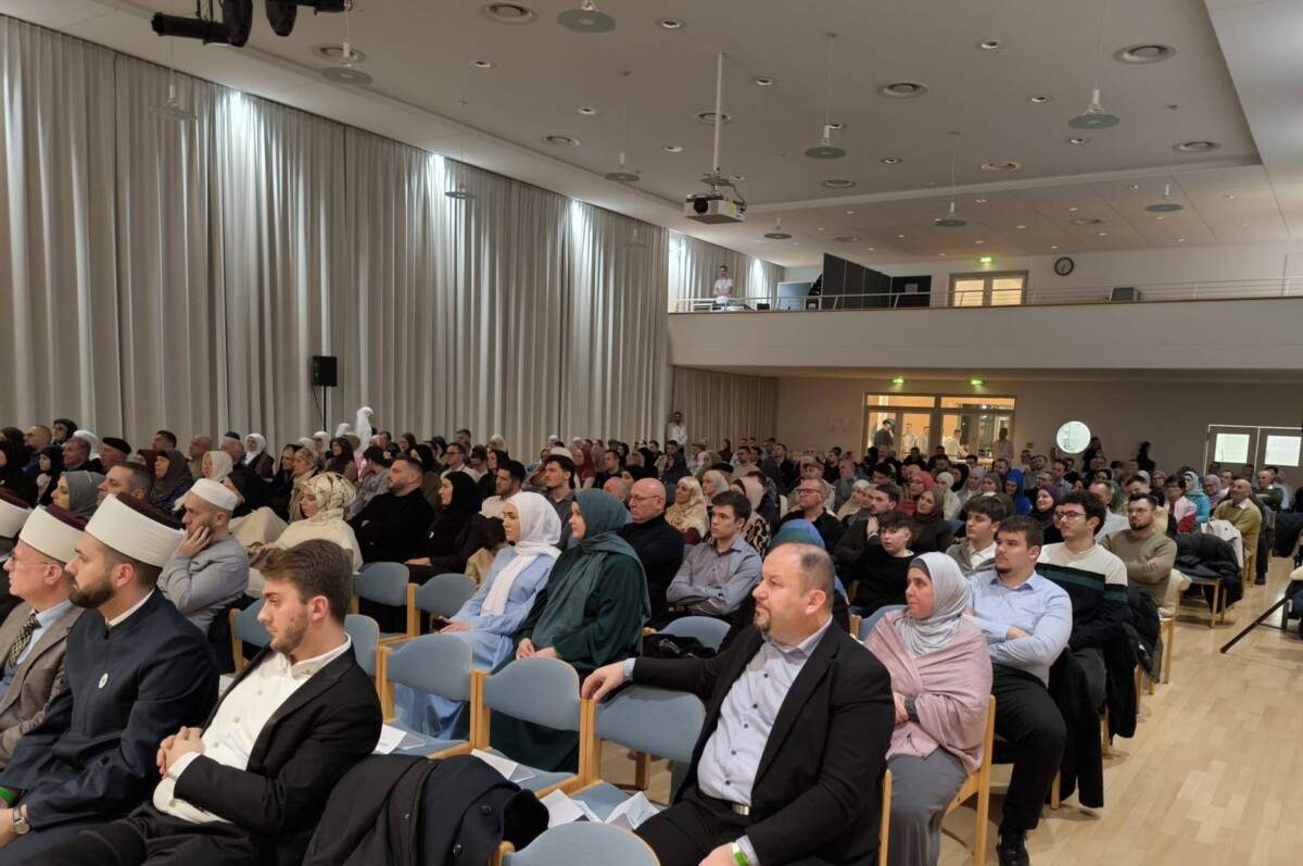 Foto: Muftijstvo bihaćko - Muftija Kudić u posjeti Bo&scaron;njacima Njemačke: Na&scaron;a zajednica je primjer istinske snage i natjecateljskog duha na putu dobra