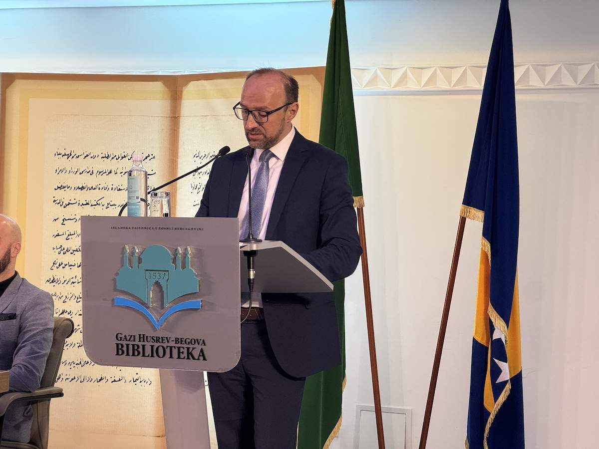 IMG_5175.jpg - U Sarajevu predstavljena monografija Medrese Osman-ef. Redžović &bdquo;Dragulj na brijegu&ldquo;