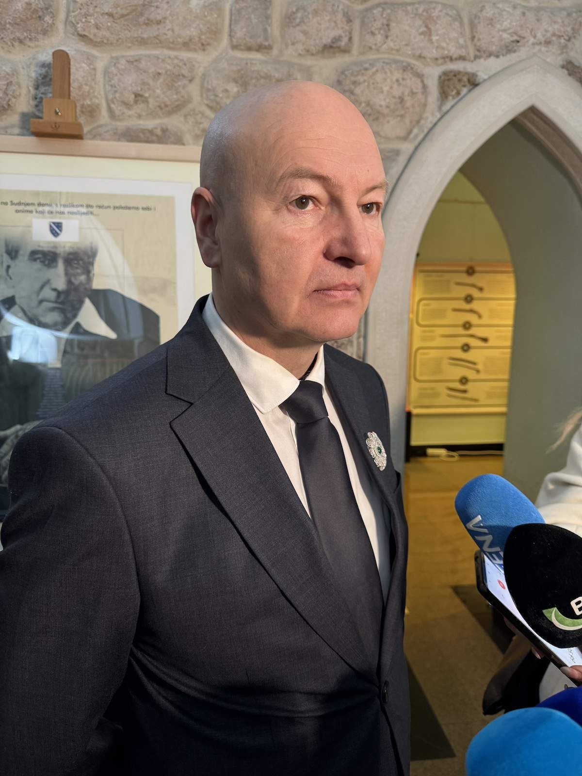 IMG_5417.jpg - Dodijeljene stipendije &bdquo;Cvijet Srebrenice&ldquo; za 55 učenika i studenata