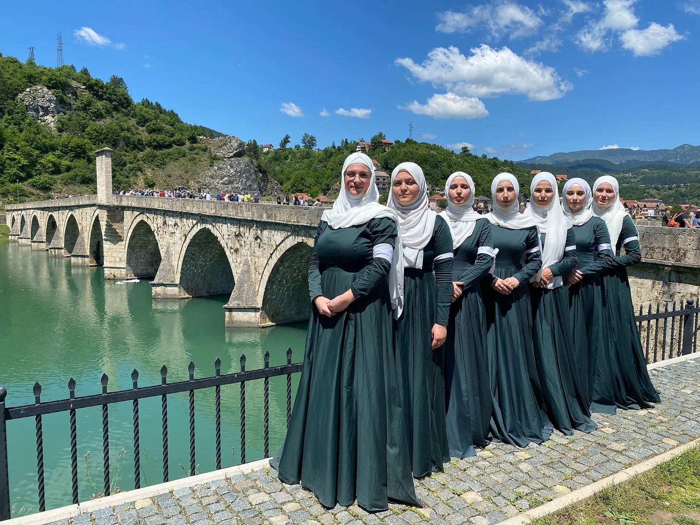 502581671_18367475275134838_8193636201679368210_n.jpg - Hor 