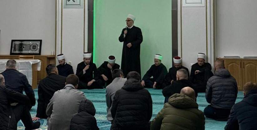 b-3.jpg - U Bosanskoj Krupi održana Večer Kur&rsquo;ana s mladim kraji&scaron;kim hafizima