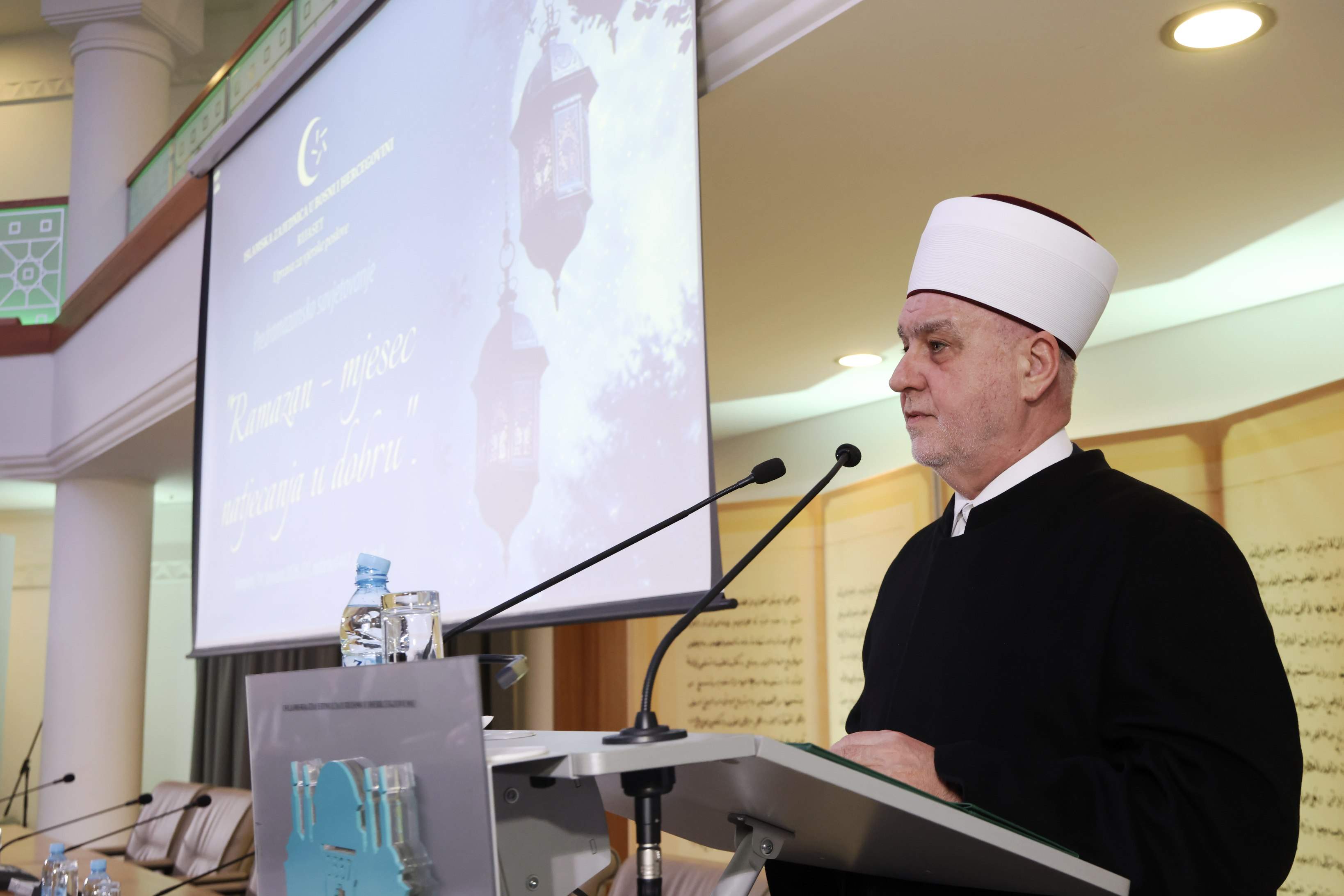 Foto: Amel Emrić/Preporod.info - Reisul-ulema Husein-ef. Kavazović: Posebno se angažirajmo na zbližavanju ljudi i unosimo radost i nadu u njihova srca