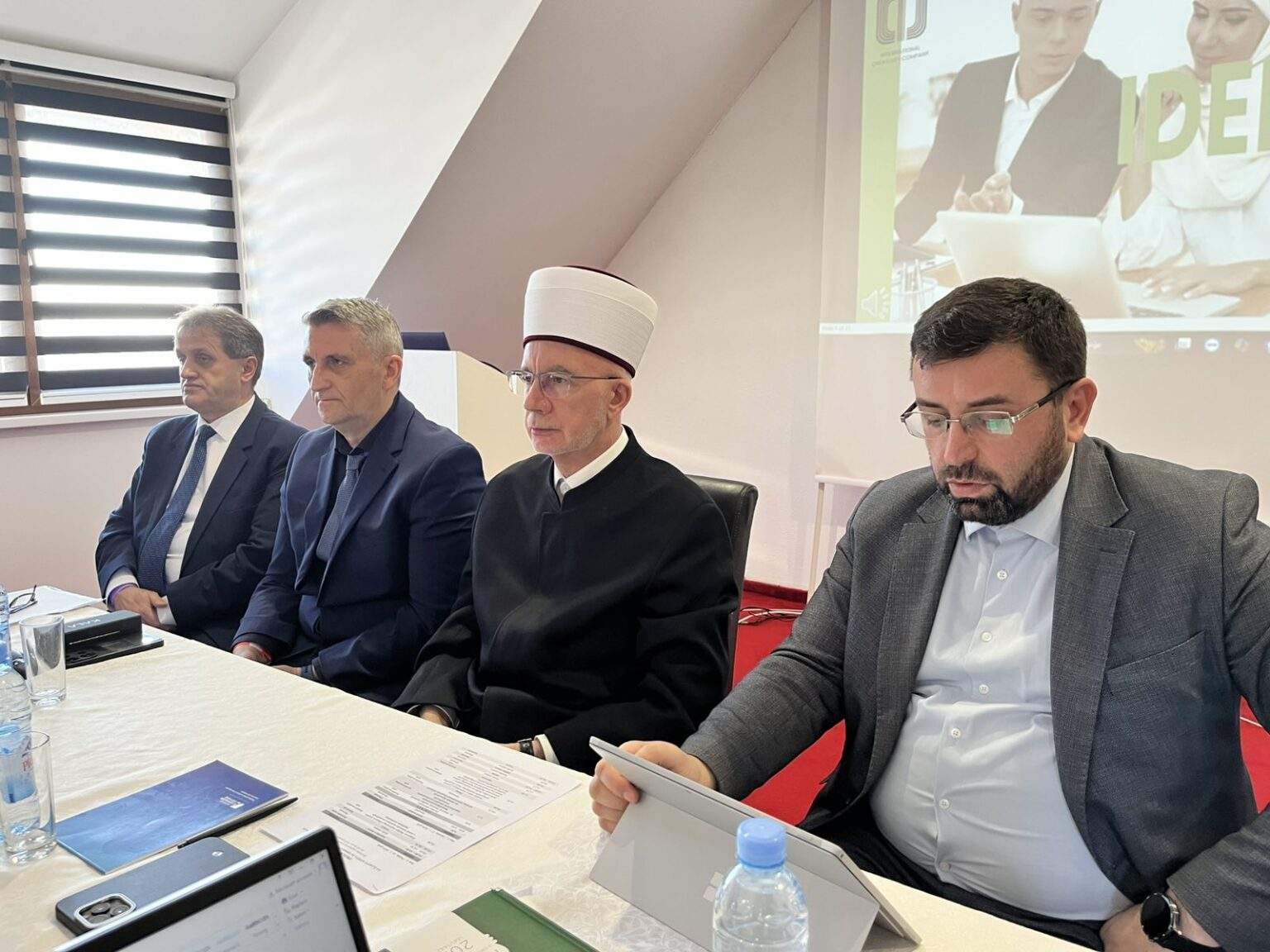 TZ2.jpg - Savjetovanje u Muftijstvu tuzlanskom: Fokus na menadžment, komunikaciju i mektepsku pouku