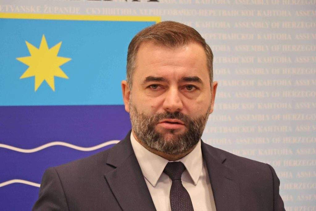 Alić.jpeg - Džafer Alić osudio uklanjanje spomen-obilježja palim fudbalerima FK Velež: Historija Mostara se ne smije tretirati kao smetnja