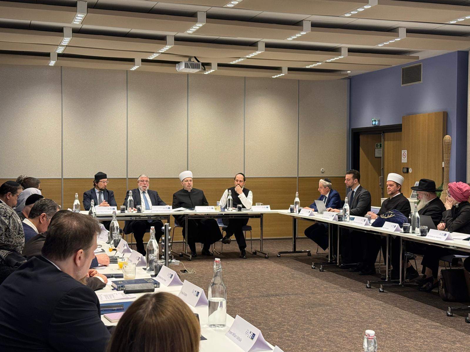 01.jpeg - Islamofobija dehumanizira muslimane: Zajednička borba protiv mržnje u Evropi